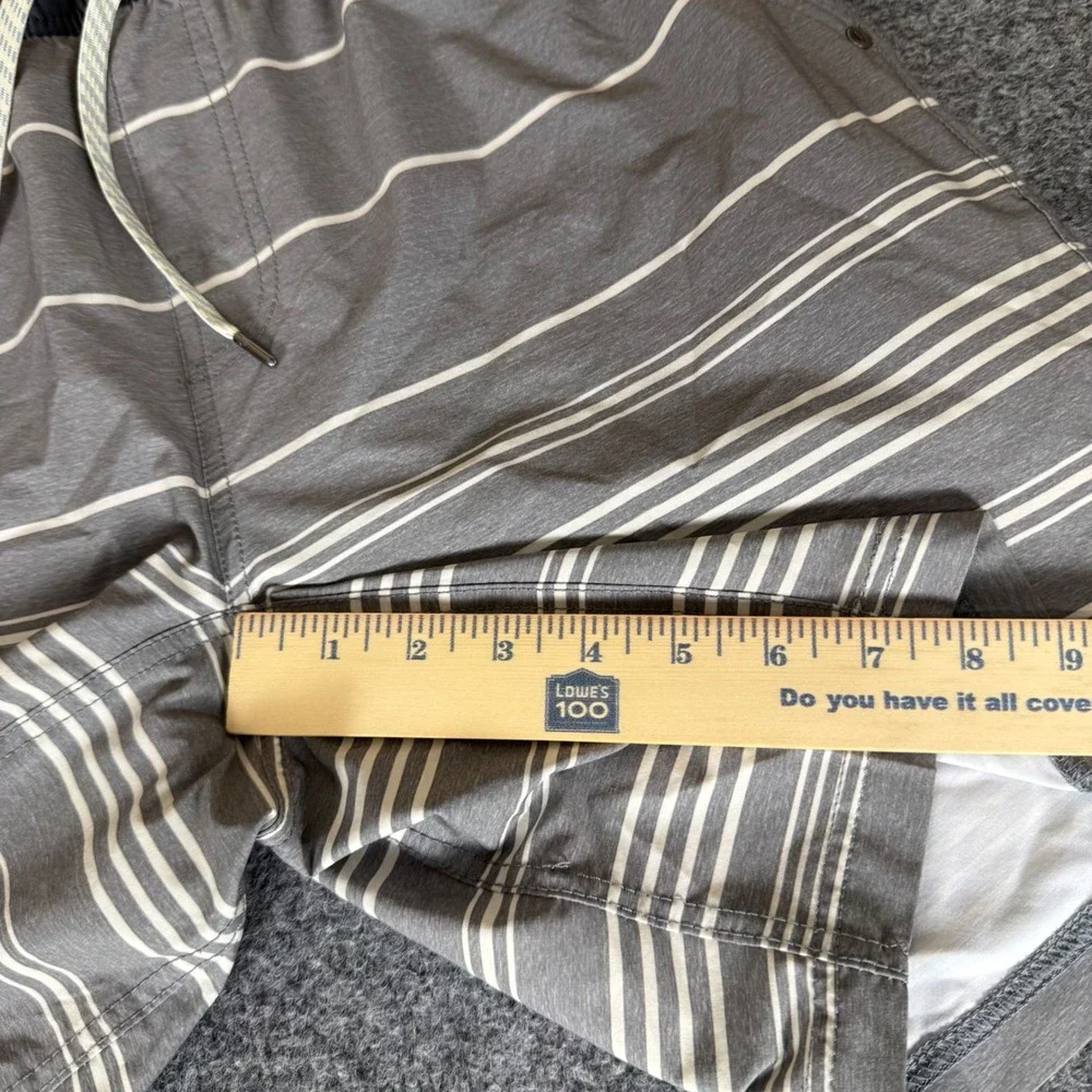 Vuori Mens Grey Striped Board Shorts Size L Performance Stretch Swim Trunks